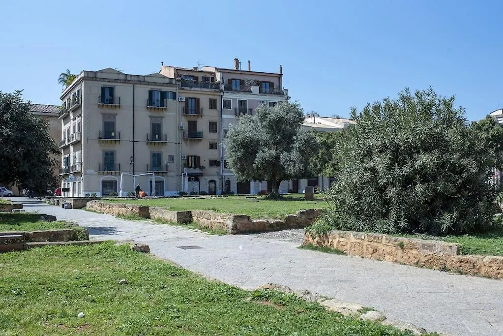 Al Khalisa Bright And Cozy Apt At Magione Palermo 0*,  Italy
